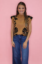 Load image into Gallery viewer, Effortless Edge Top - Camel
